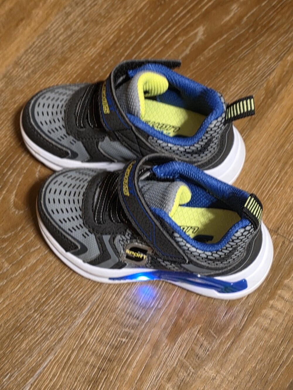 Sport by Skechers Toddler Boys Size 6 Light-Up Sneakers. Worn twice